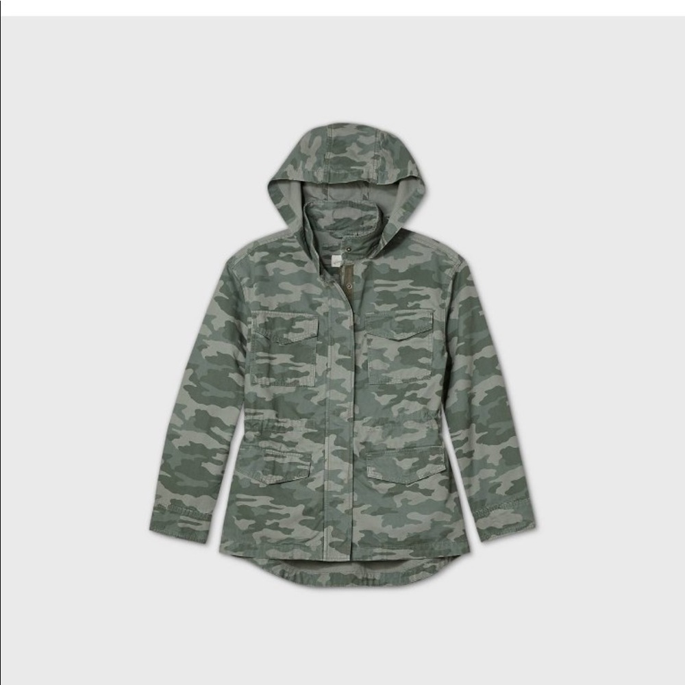 ✨ Universal Thread Camo Jacket ✨